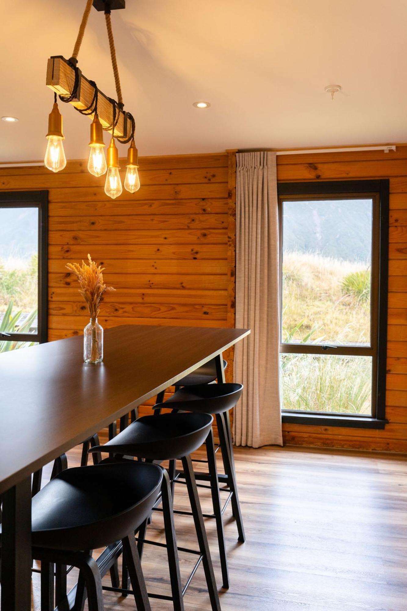 بيت شباب Haka House Aoraki Mt Cook Aoraki / Mount Cook المظهر الخارجي الصورة